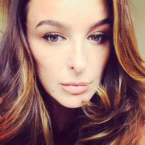 Meet your Posher, Roxana